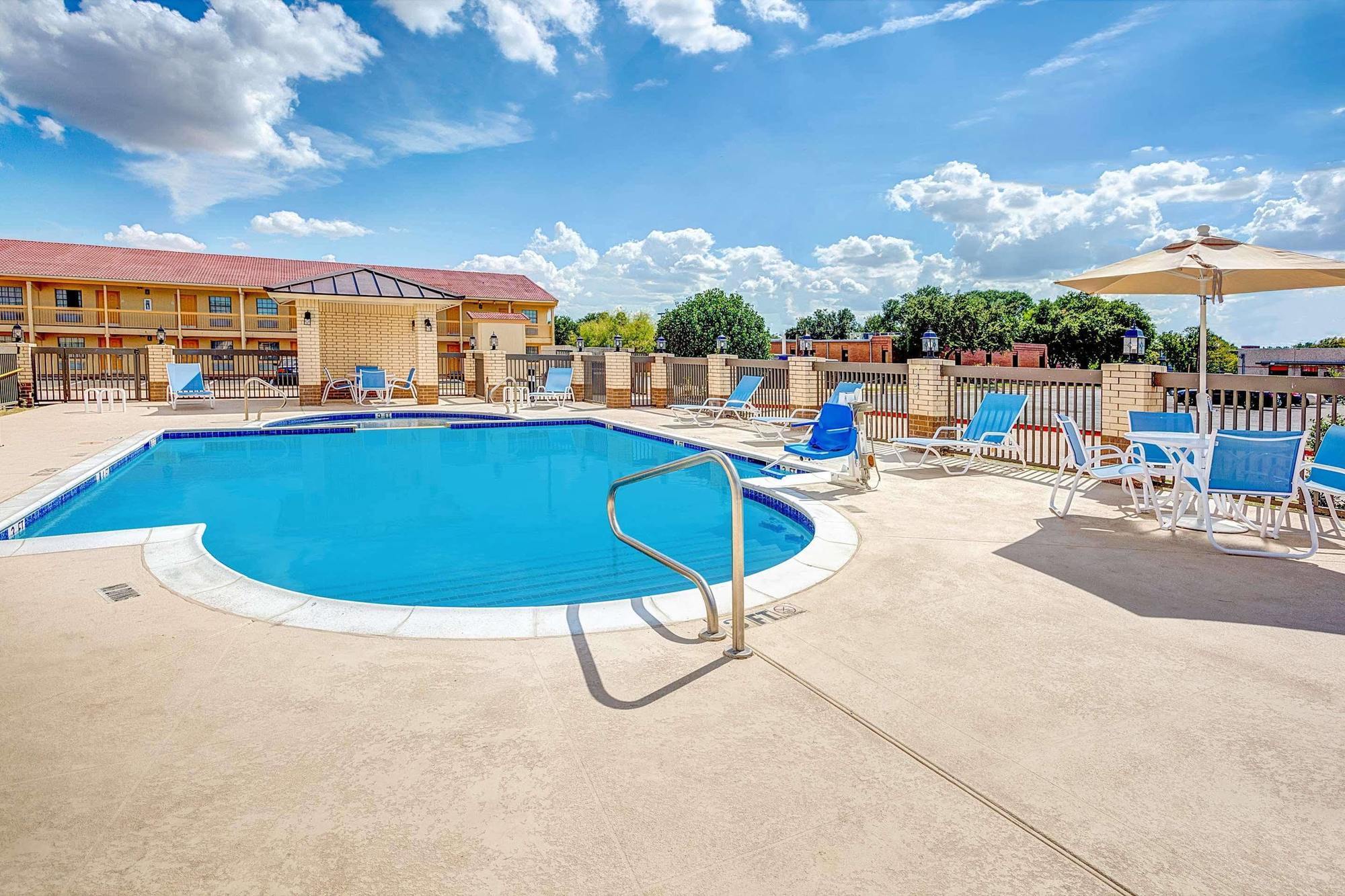 Arya Inn&Suites Farmers Branch Eksteriør bilde